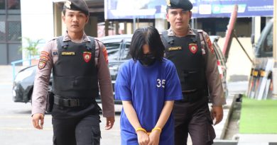 FE, dokter gadungan asal Sragen digelandang polisi di Polres Bantul. (Istimewa)