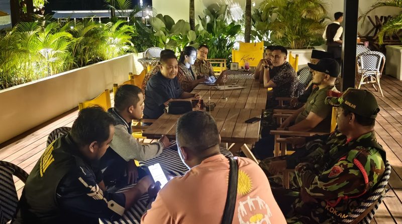 Pertemuan warga dan KOKAM Muhammadiyah dengan pihak Kim’s Bar and Kitchen, Jumat (14/11/2025) malam. (Palupi Sastro)